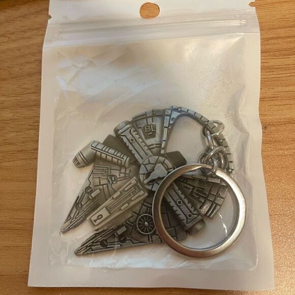 COPY - Heavy-duty silver color star wars millennium falcon bottle opener,2.5x2 … - Picture 3 of 8